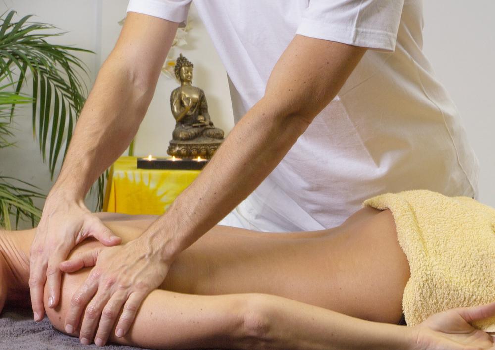 calf massage-8f7ddd09b02449809e51be70fcd498ba.jpg calf massage