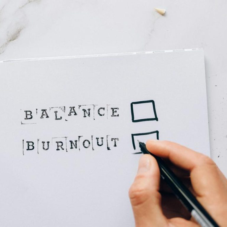 Burnout-stress-629c23d068a24cd9a4803f57816eae1b