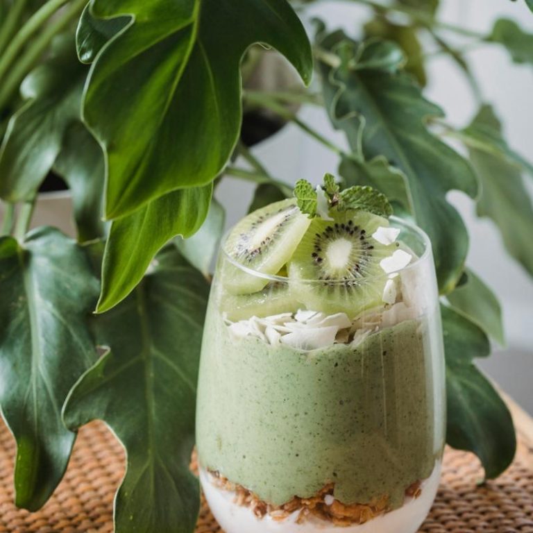 Green-smoothie-04a5d74a0fb94ddf825dcfa4e8a45e23