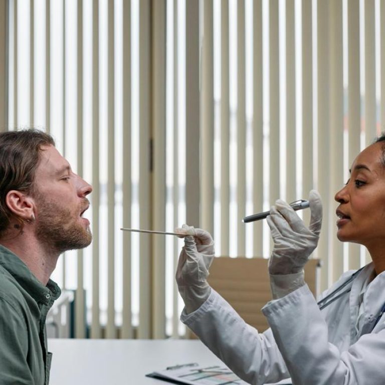 Sore-throat-6c697418412e44129e6e7724787633db
