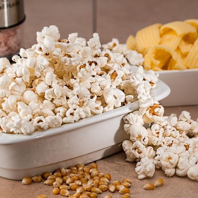 healthy-snacks-9e85378d75634839bf5280b11b1efa23